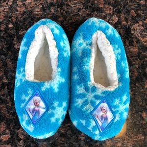 Frozen night slippers